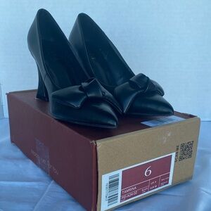 Tamrina Black Women's Heels with Bow Detail